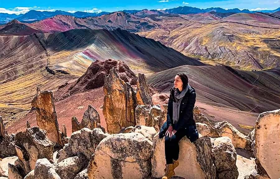 1-day excursion to Palcoyo Mountain + Breakfast and Lunch - Pitumarca drive and the “start looking around” phase
