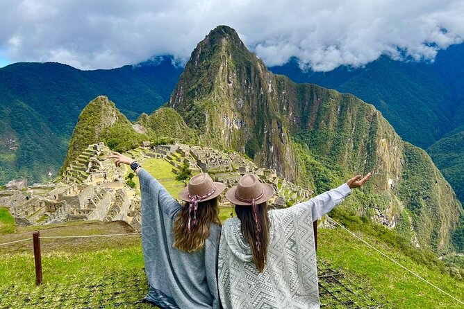 2-Day Machu Picchu Tour by train from Cusco ( All included ) - Group size, guides, and real-world service in Cusco to Machu Picchu