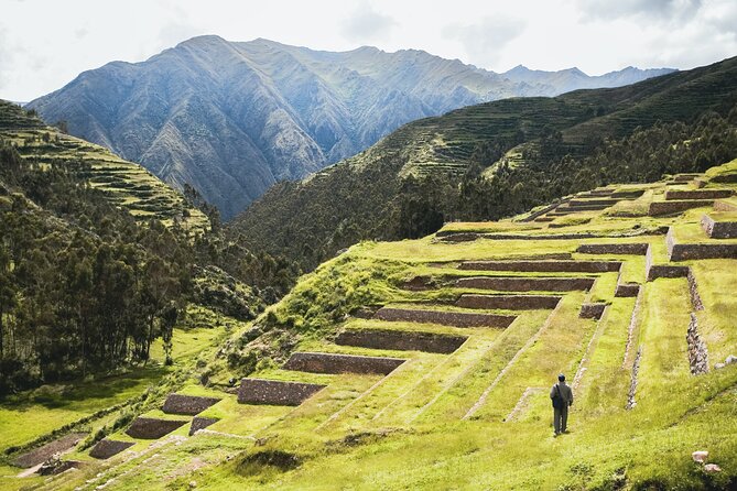 2 Day Sacred Valley and Machu Picchu Guided Tour from Cusco - Q’orao textiles and ceramics, plus the Taray viewpoint moment