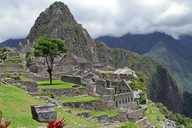 2-Day Sacred Valley & Machu Picchu Tour by Train from Cusco - Moray terraces: the Inca agricultural science moment