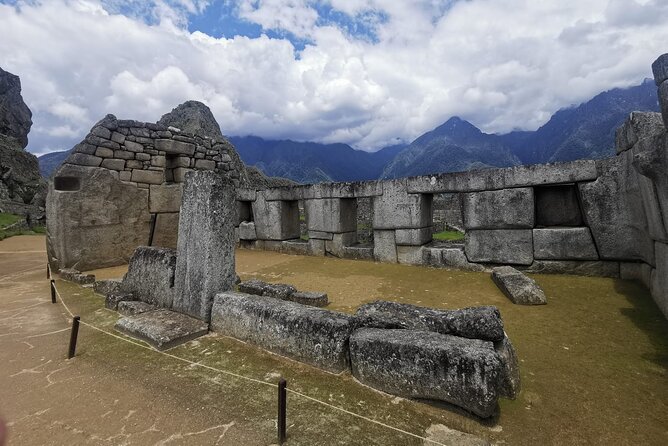 2-Day Tour in Sacred Valley and Machu Picchu from Cusco - Wayna Picchu and Tren Vistadome: the extras you might want (and the cost to add them)