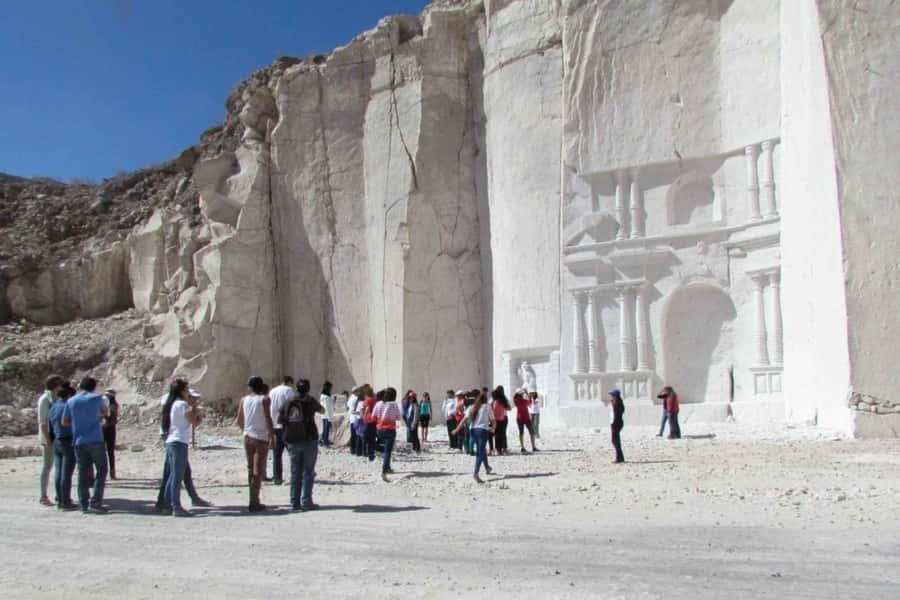 4-hour excursion: Sillar Route with Hiking in Culebrillas - Añashuayco Quarry: the “still working” stone show