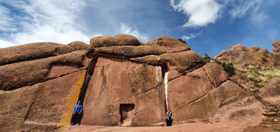 5h tour from Puno to Aramu Muru portal and Inca Ruins - Molloco chullpas: a Lupaca funerary complex with a quieter pace