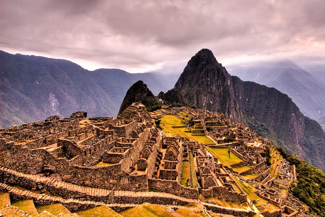 7-Day Tour from Cusco with Machu Picchu and Rainbow Mountain - Day One in Cusco: Qorikancha and Sacsayhuaman before you sleep
