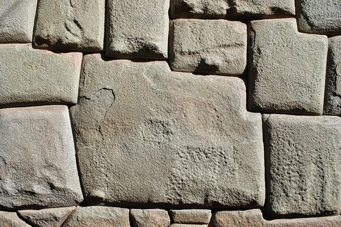 8-Days Peru, The Rise of the Inca Empire - The Andes to Puno: Andahuaylillas, Racchi, La Raya, and Pucará