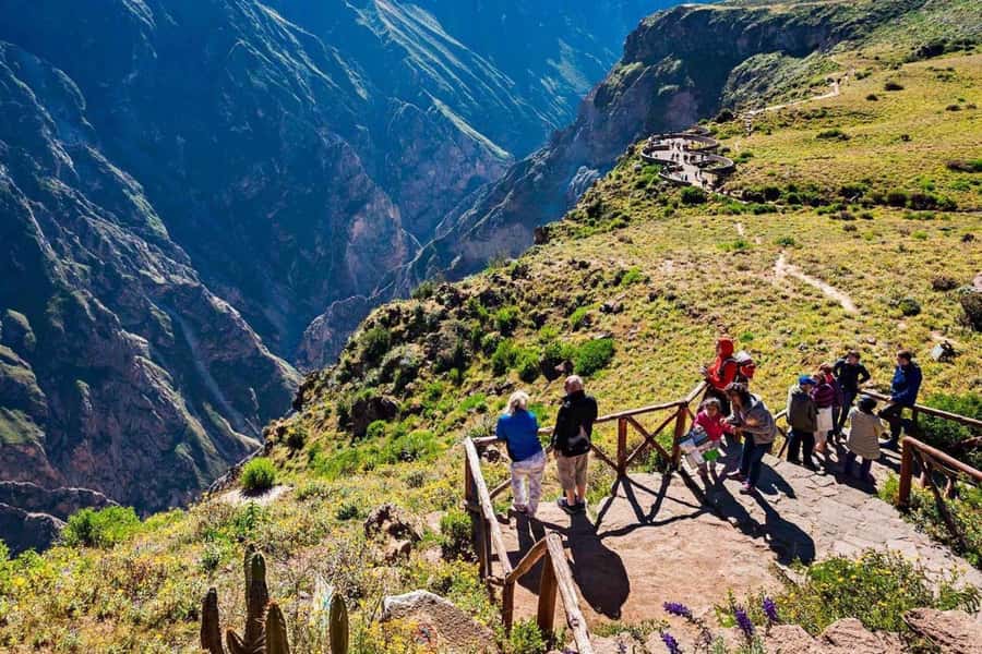Arequipa: 2-Day Colca Canyon Classic Tour return to Arequipa - What to bring so the altitude and cold do not slow you down