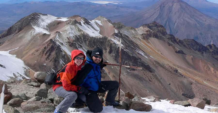 Arequipa | Ascent to Chachani Volcano 2 days / 1 night - Day 1: Pampa Cañahuas at 10:00 a.m., then base camp at 5,200 m