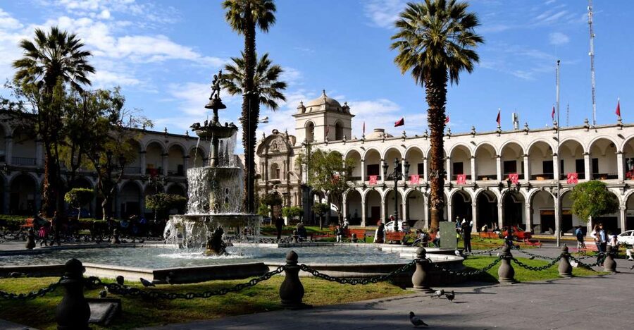 Arequipa: City and Country Tour - Plaza de Armas and Centro Historico streets: the White City core