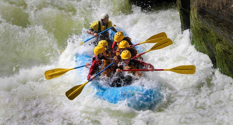 Arequipa: Rafting on the Chili River | Full adrenaline | - Getting Ready at the Base: Gear That Lets You Focus on the Rapids