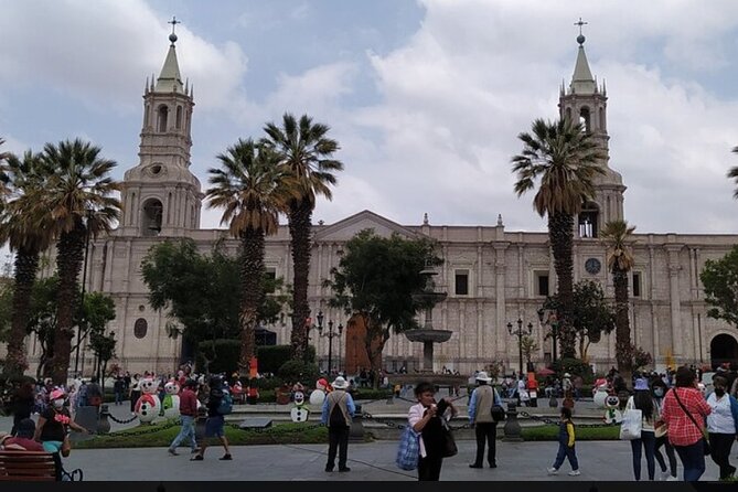 Arequipa Tasting Tour - Plaza de Armas to Companía de Jesús: the Jesuit stops that reward pausing