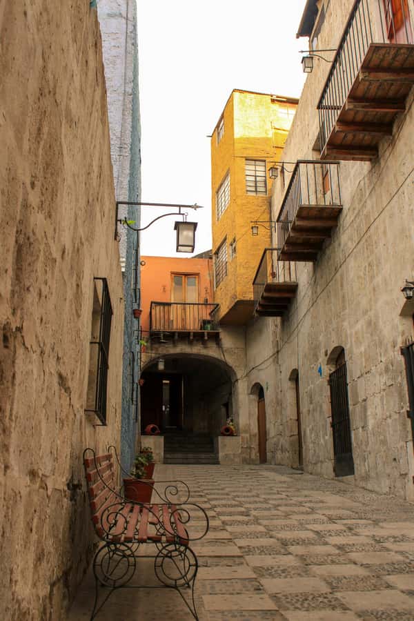 Arequipa: Walk through the Historic Center of the City - Tambos and cobblestone life: the past hiding in plain sight