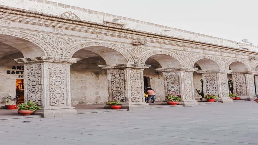 Arequipa: Walking Tour and Santa Catalina Monastery - Price and value: what $35 buys, and what costs extra