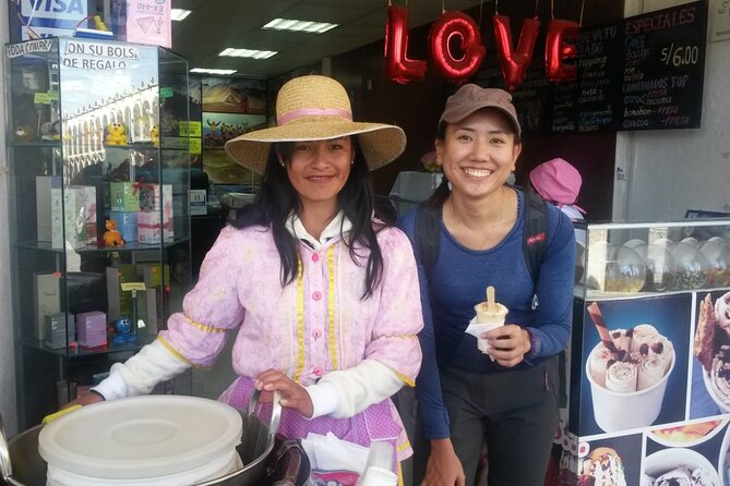 Arequipa Walking Tour city center and drinks experience - Fundo El Fierro: the oldest colonial neighborhood vibe