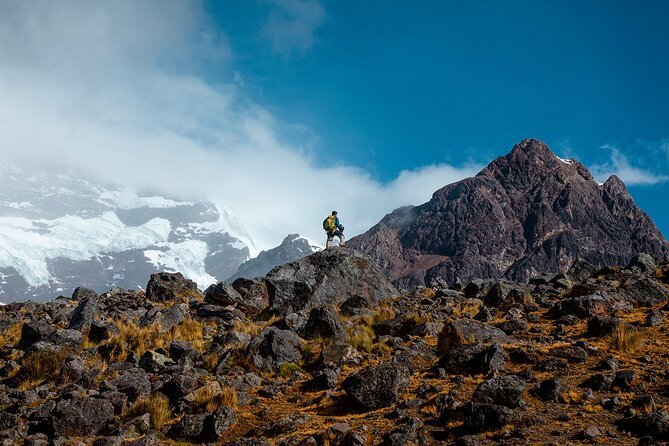 Ausangate and Rainbow Mountain Trek – 3 Days / 2 Nights - Day 1: Upis to Arapa Pass and camp at Hatun Pucacocha