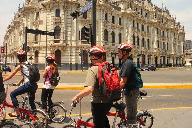 Bike Tour San Isidro, Miraflores and Barranco, - Stop 1: Barranco’s Bridge of Sighs and the bohemian streets