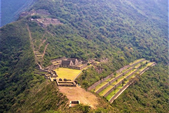 Choquequirao Trek 4 days and 3 nights - The crew experience: guides, chef, porters, and horseman support