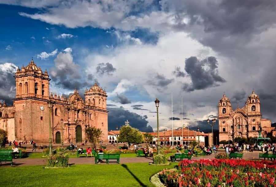 City Tour Cusco Qoricancha Sacsayhuaman y Tambomachay - Sacsayhuamán fortress views and the scale lesson
