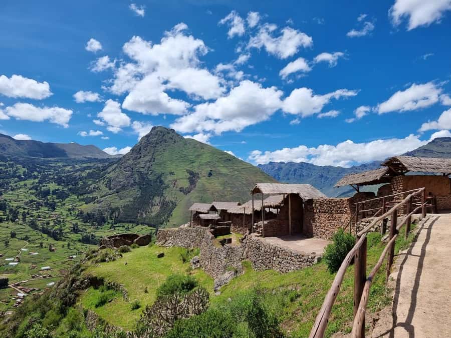 City Tour Cusco & Valle Sagrado Pisac mas Almuerzo - The Cusco Four: Sacsayhuamán, Qenqo, Puka Pukará, and Tambomachay