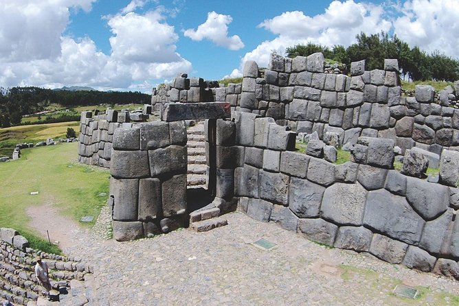 City Tour in Cusco & visit Museum South American Camelid - Qenqo, Puka Pukara, and Tambomachay: the “more variety” payoff