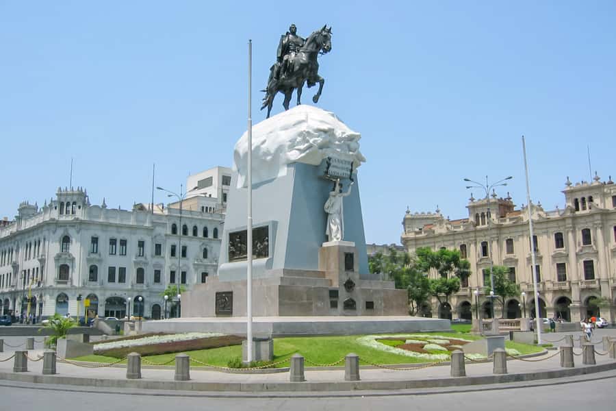 City Tour With Demonstration & Tasting of Pisco Sour - First Stop: Love Park, Ocean Views, and a Fast Lesson in Lima’s “Now”