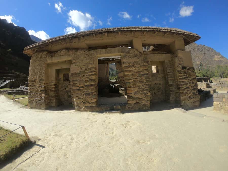 Classic Sacred Valley full day - Chinchero textiles and the community textile interpretation center