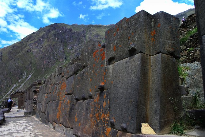 Complete Sacred Valley Tour Small group Pisac, Maras, Moray & Ollantaytambo - Ollantaytambo Ruins and the Wiracocha Rock: Ending With Power and Perspective
