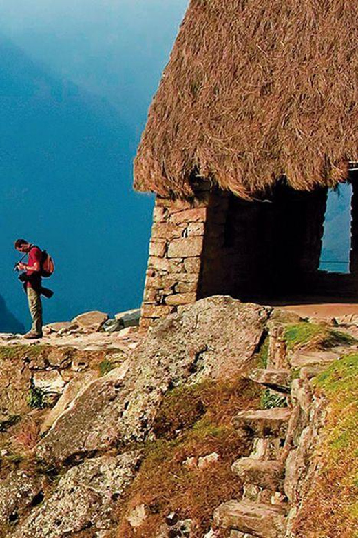 Cusco: 4-Day Inca Trail to Machu Picchu with Accommodation - Santa Teresa daybreak to Hidroeléctrica: coffee and coca on the move