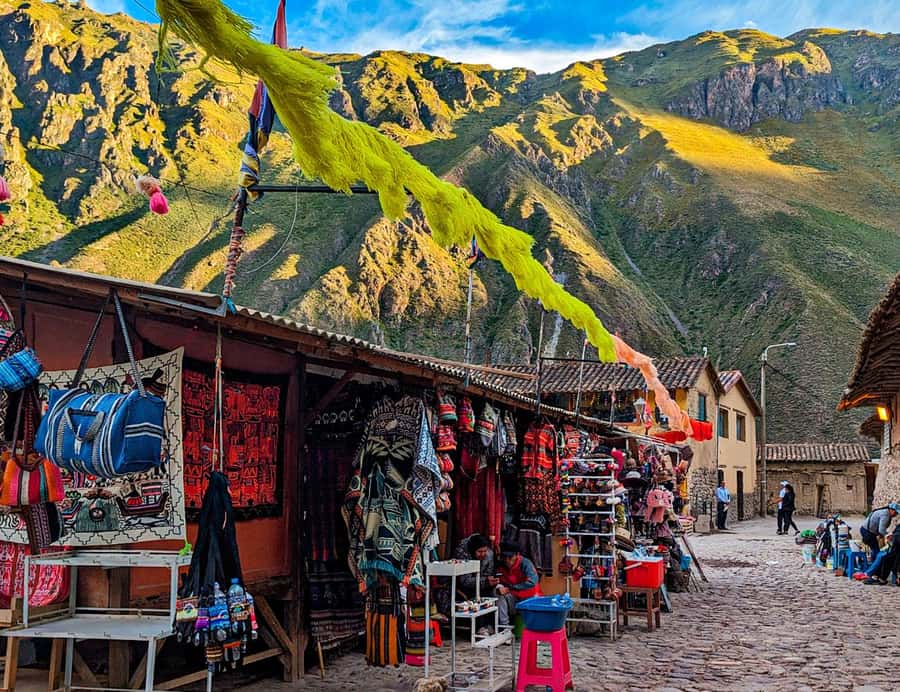 Cusco:Chinchero,Moray & Salt Mines drop-off in Ollantaytambo - Should you book Cusco to Chinchero, Moray, Salt Mines, and Ollantaytambo?
