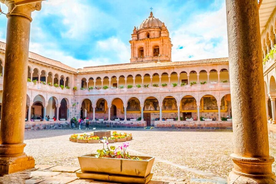 Cusco: City and Nearby Ruins 5-Hour Guided Tour - Qenqo’s carved stones and subterranean passages