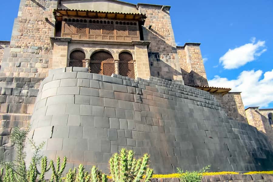 Cusco: City and Nearby Ruins 5-Hour Guided Tour - Small-group reality: language and shopping stops to be ready for