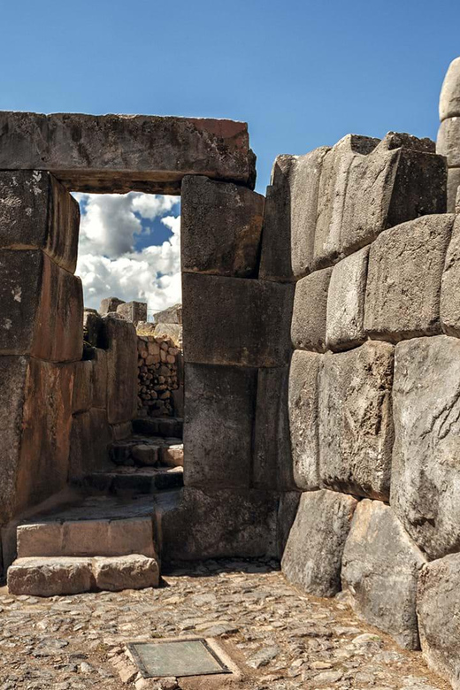 Cusco : City Tour of 4 Ruins and Sun Temple - Puca Pucara military fortress: control points and command views