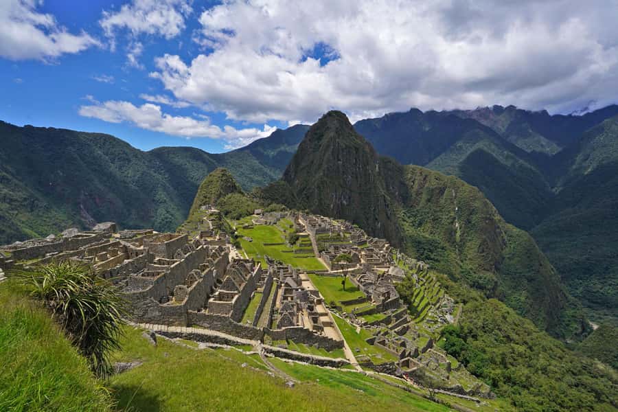 CUSCO: Full Day All Included Private Machu Picchu Experience - Entering Machu Picchu with a guide for the tough-to-see parts