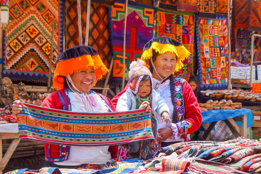 Cusco: Full-Day Sacred Valley History Tour - Písac market and stonework, plus artisan stops in the area