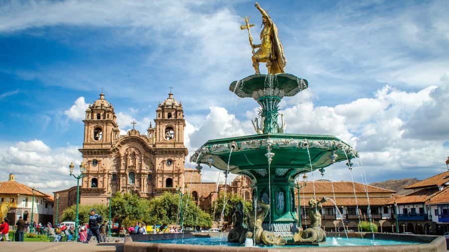 Cusco: Half-Day City Tour with Sacsayhuaman and Q'enco - Plaza de Armas meeting point: how to find your group quickly