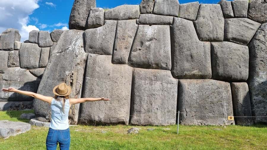 Cusco: Half-Day City Tour with Sacsayhuaman and Q'enco - Qenqo’s ceremonial maze: where astronomy meets stonework