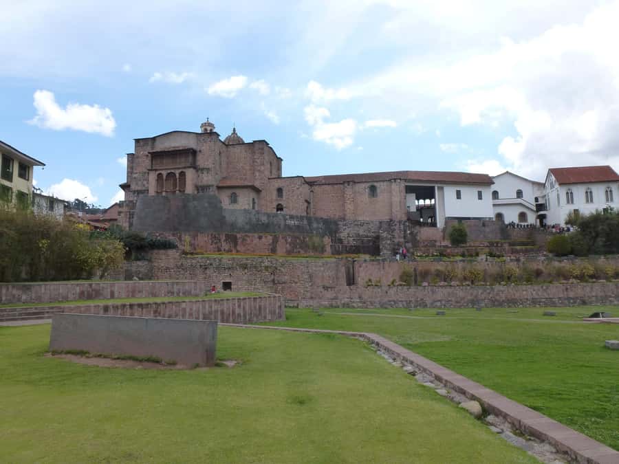 Cusco : Half-Day Explore Inca Ruins qoricancha sacsayhuaman - Meeting at Cusco’s Plaza de Armas, and how the day flows