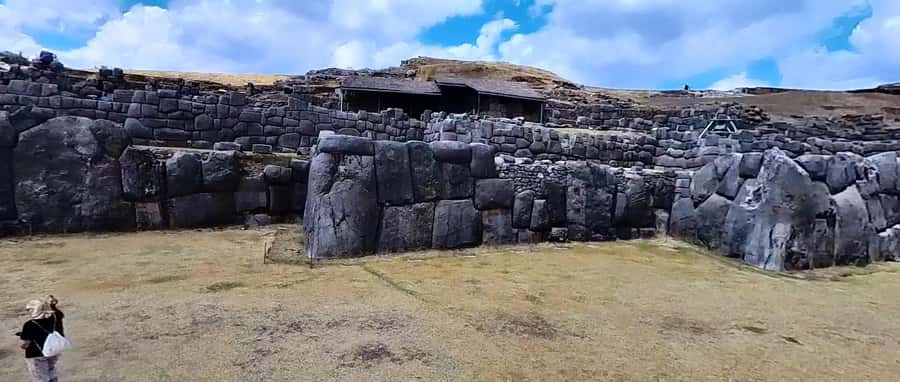 Cusco : Half-Day Explore Inca Ruins qoricancha sacsayhuaman - Puca Pucara: a shorter viewpoint-style visit with momentum