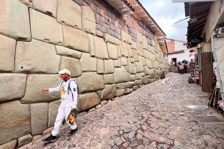 Cusco: Historic Walking Tour with Pisco Sour and Music Show - Cusco in two hours: what this walking tour gets right