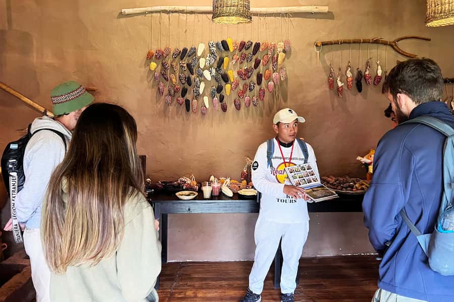 Cusco: Historic Walking Tour with Pisco Sour and Music Show - From Cathedral to Qoricancha: walking through Cusco’s layers