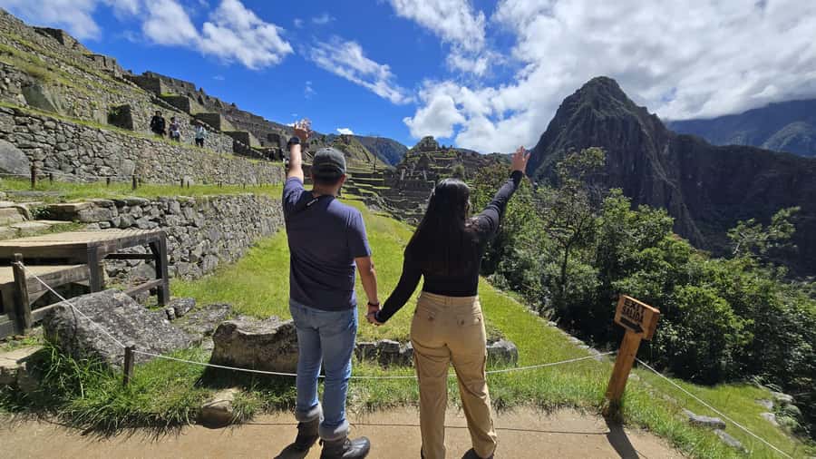 Cusco: Machu Picchu Day Trip with Train + Entrance ticket - Return to Cusco: one more transfer and you’re back in town
