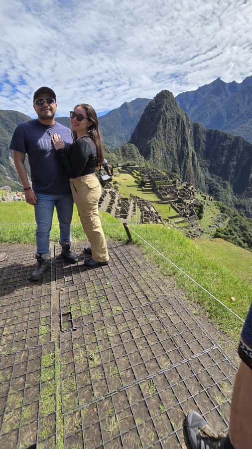 Cusco: Machu Picchu Day Trip with Train + Entrance ticket - The train ride to Aguas Calientes: your first real Andes views