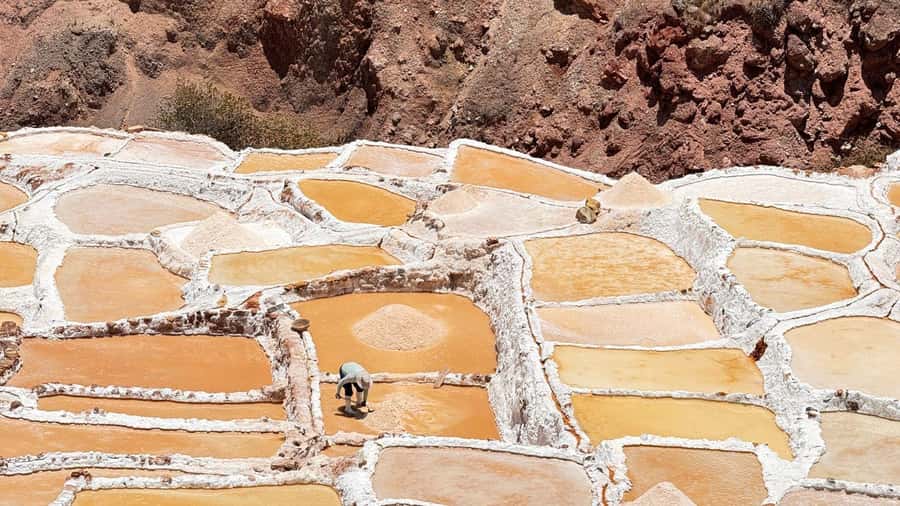 Cusco: Moray, Maras Salt Mines, and Chinchero Weavers Tour - Maras village: thin-stoned colonial architecture without the long detour