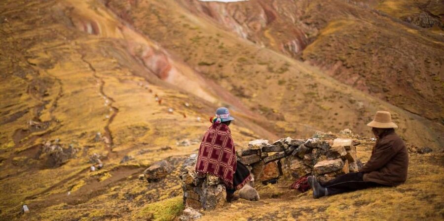Cusco : Palcoyo - Rainbow Mountain Hidden Sister - The Descent Back to Cusipata and a Lunch That Actually Helps