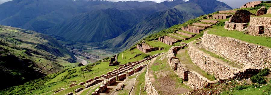 Cusco: Pisac, Ollantaytambo, & Chinchero Sacred Valley Tour - The textile stop: why it can be fun, and how to shop with your eyes open