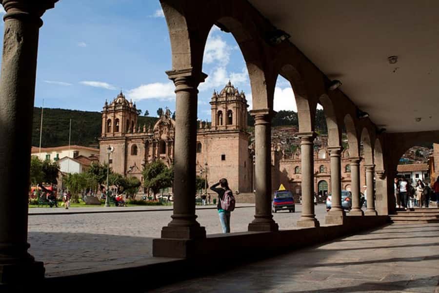 Cusco: Private City Tour and Trip to Archeological Sites - Cusco Cathedral in the Main Square, your orientation cheat code