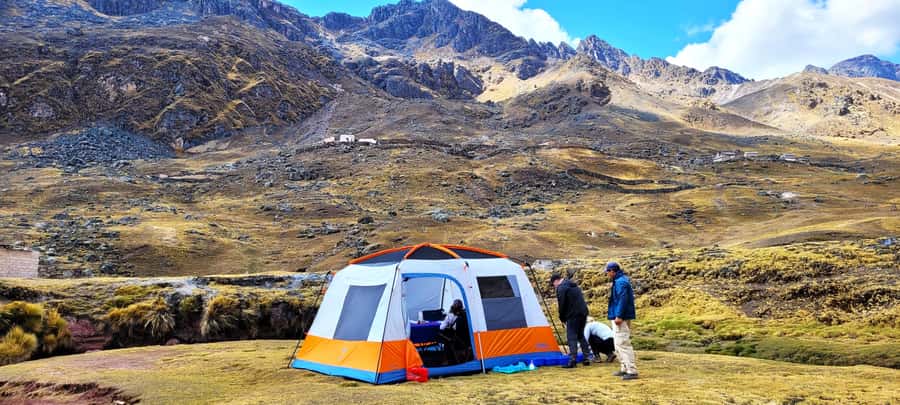 Cusco: Rainbow Mountain & Red Valley Tour with Picnic meals - Who should book this tour, and who should skip it