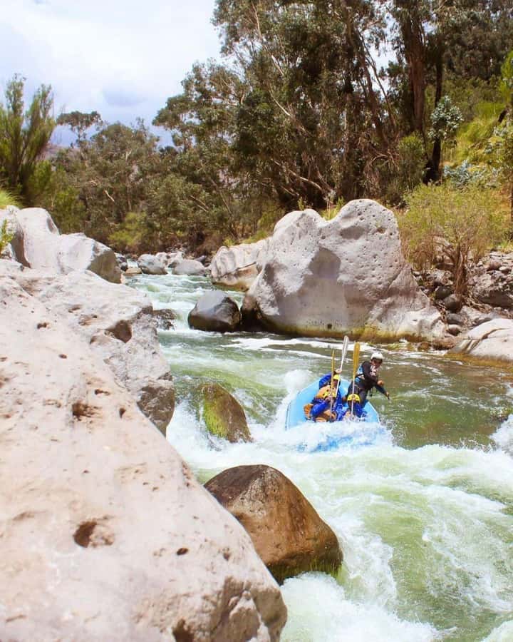 Cusco: River Rafting Adventure Full Day | Adrenaline Tour - Lunch, showers, and sauna: the part that turns wet chaos into a finished day