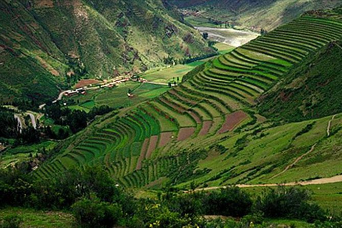 Cusco Sacred Valley and Machupicchu 4 Days - Day 2 Sacred Valley: Pisac market time plus the fortress mood of Ollantaytambo