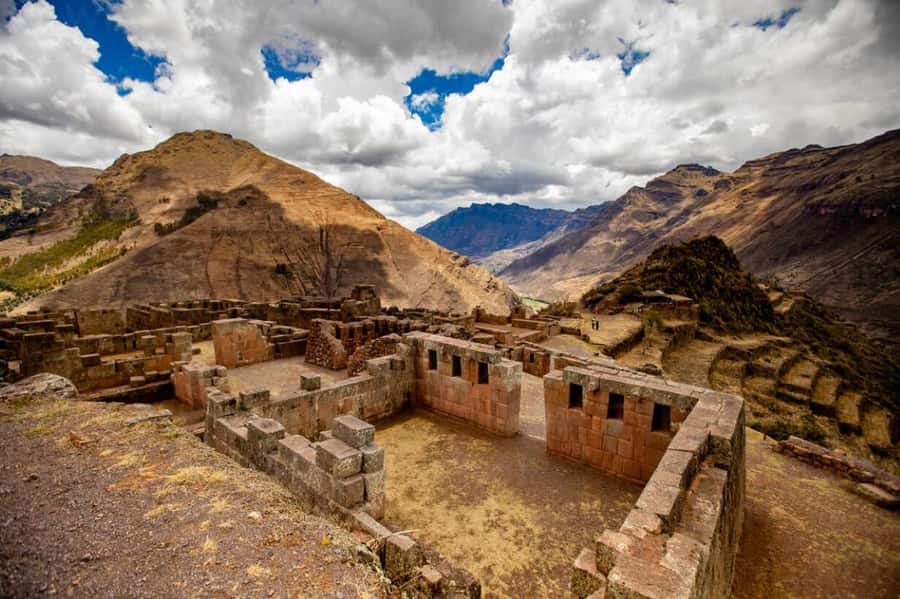 Cusco: Sacred Valley, Pisac, Ollantaytambo, Salt Mines Moray - Urubamba lunch and market break: a full meal, then a short stroll