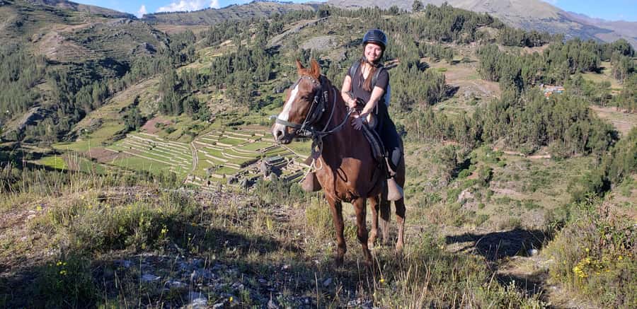 Cusco: Sacsayhuaman Guided Tour and 1-Hour Horseback Ride - Qenqo huaca: where the mummification lesson makes the place click